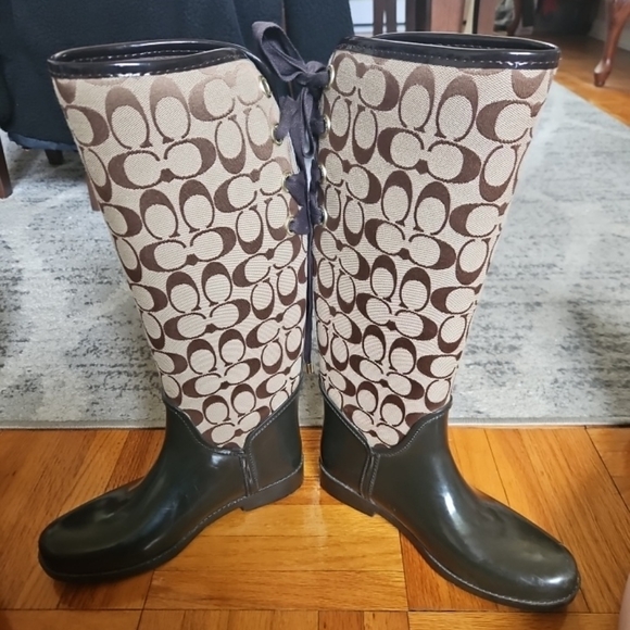 Coach Tristee Rubber Rain Boots Brown/Khaki Signature Lace Up Back Size 8 EUC - Picture 1 of 16